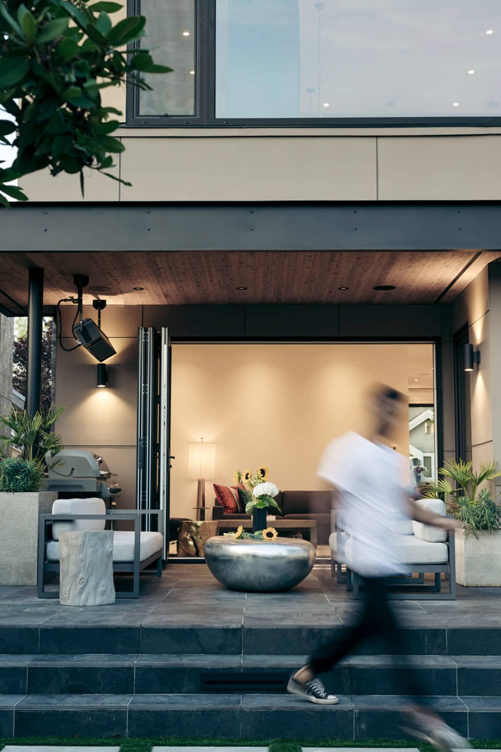 Hillcrest-park-residence-patio